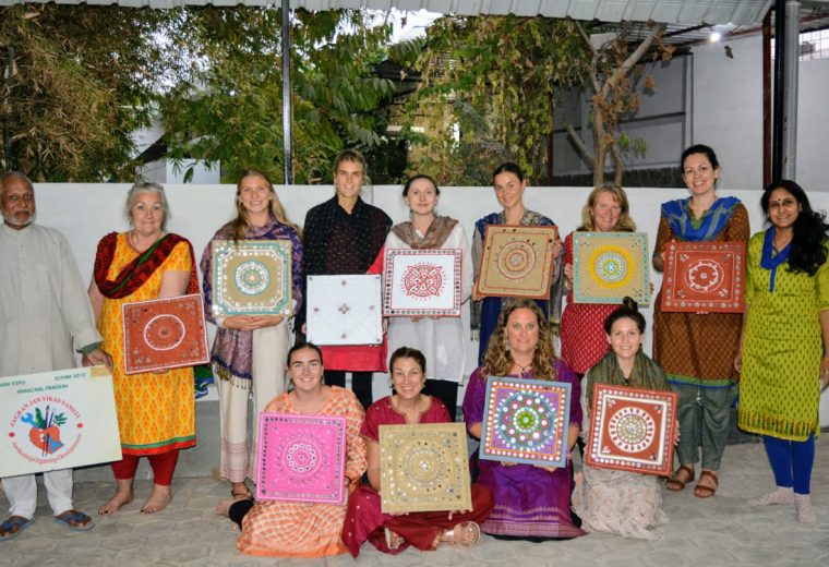 Art Craft classes of Volunteers